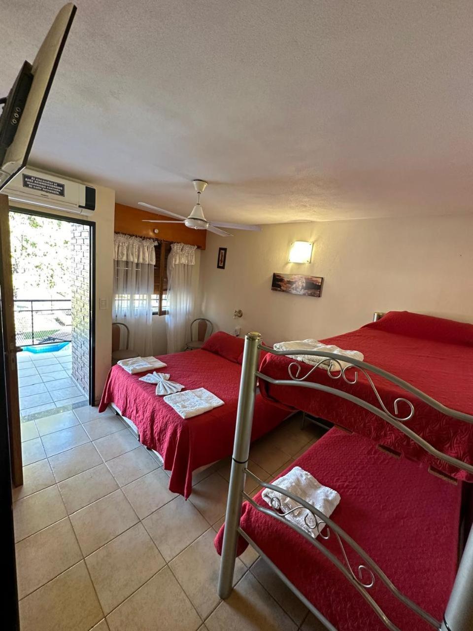 Hotel Carlos Paz Villa Carlos Paz Buitenkant foto